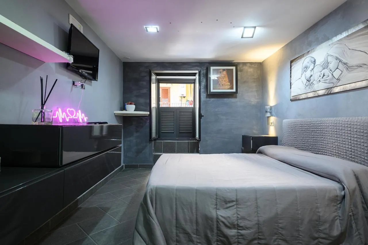 Fox Holiday Home In The Port 那不勒斯 公寓